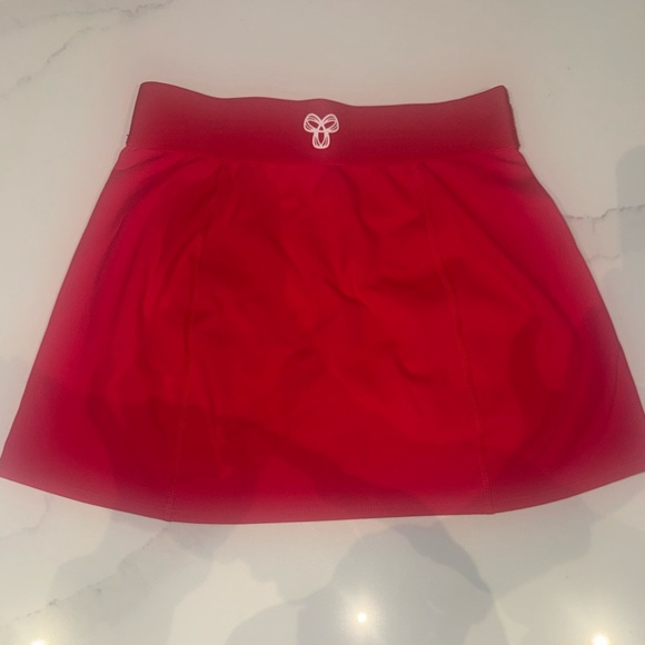 Aritzia Dresses & Skirts - Aritzia Vibrant Red Tennis / Golf Skort